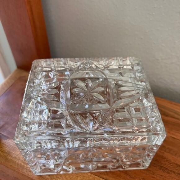 Vintage Pressed Glass Trinket Box Floral Fan Arch Pattern Glass Vanity - Picture 2 of 9